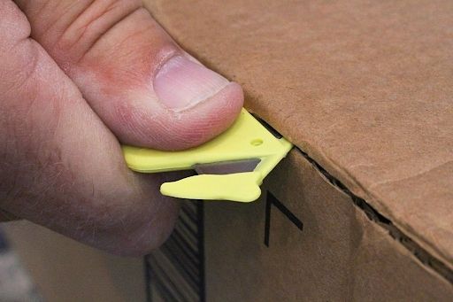 safest box cutter opening box